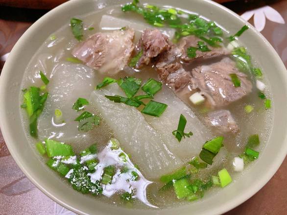 Winter Daikons Beef Soup (  萝卜牛肉汤）